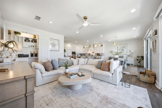 3014 AVENUE E, Bradenton Beach, FL 34217