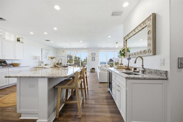 3014 AVENUE E, Bradenton Beach, FL 34217