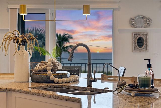 3014 AVENUE E, Bradenton Beach, FL 34217