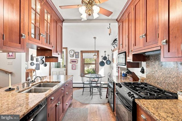 59 W GREENWOOD AVE, Lansdowne, PA 19050