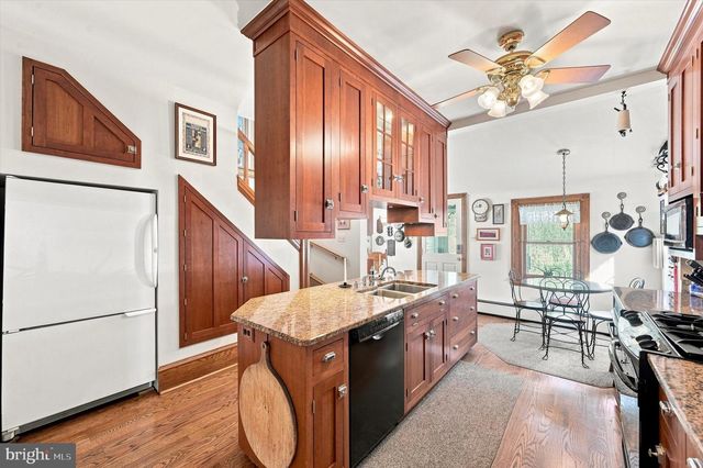 59 W GREENWOOD AVE, Lansdowne, PA 19050