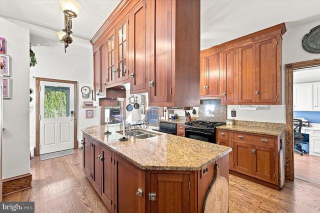 59 W GREENWOOD AVE, Lansdowne, PA 19050