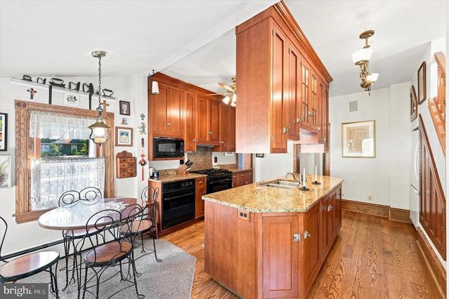 59 W GREENWOOD AVE, Lansdowne, PA 19050
