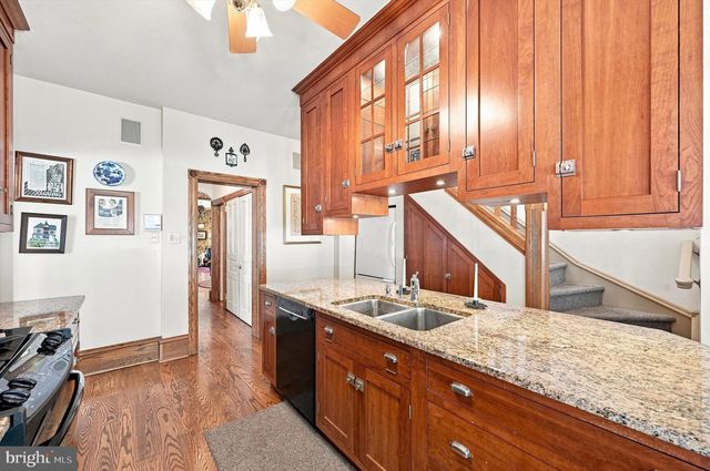 59 W GREENWOOD AVE, Lansdowne, PA 19050