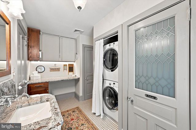 59 W GREENWOOD AVE, Lansdowne, PA 19050