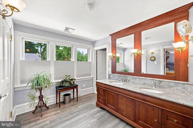 59 W GREENWOOD AVE, Lansdowne, PA 19050