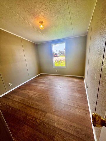 2515 Oyster Creek Bend, Oyster Creek, TX 77541