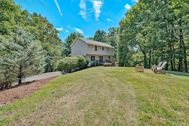 1067 Archway RD, Blue Ridge, VA 24064