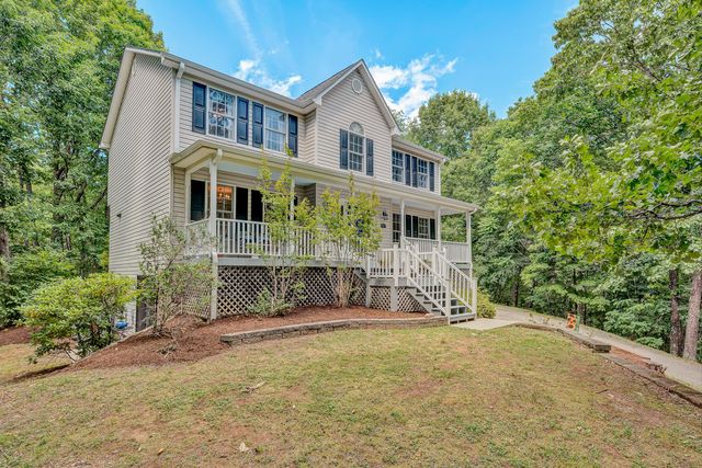 1067 Archway RD, Blue Ridge, VA 24064