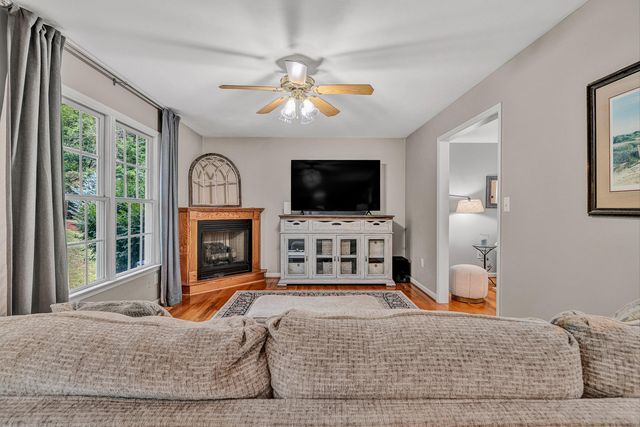 1067 Archway RD, Blue Ridge, VA 24064