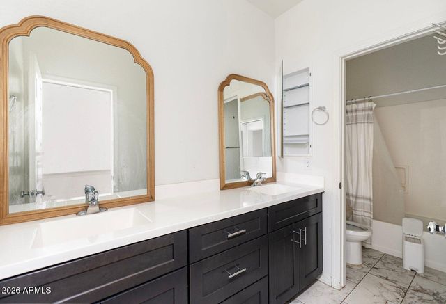 221 E BALSAM Drive, Chandler, AZ 85286