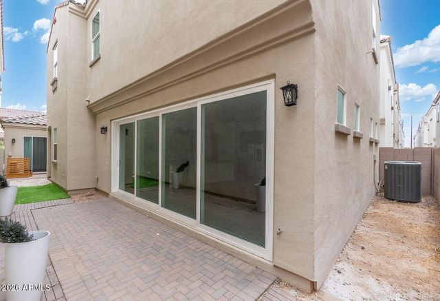 221 E BALSAM Drive, Chandler, AZ 85286