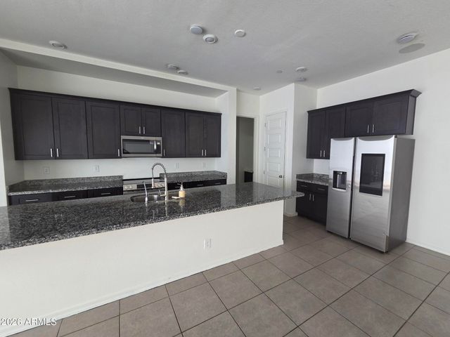 221 E BALSAM Drive, Chandler, AZ 85286