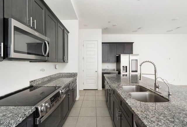221 E BALSAM Drive, Chandler, AZ 85286