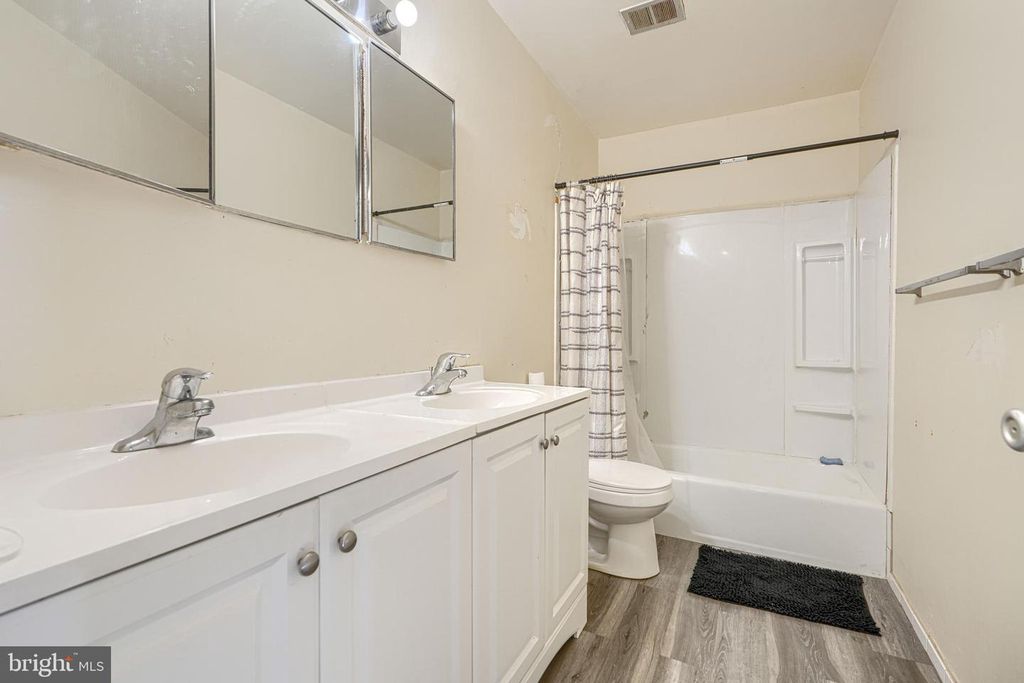 Image 16 of property listing at 2619 CAMBERWELL CT #2619, Baltimore, MD 21244