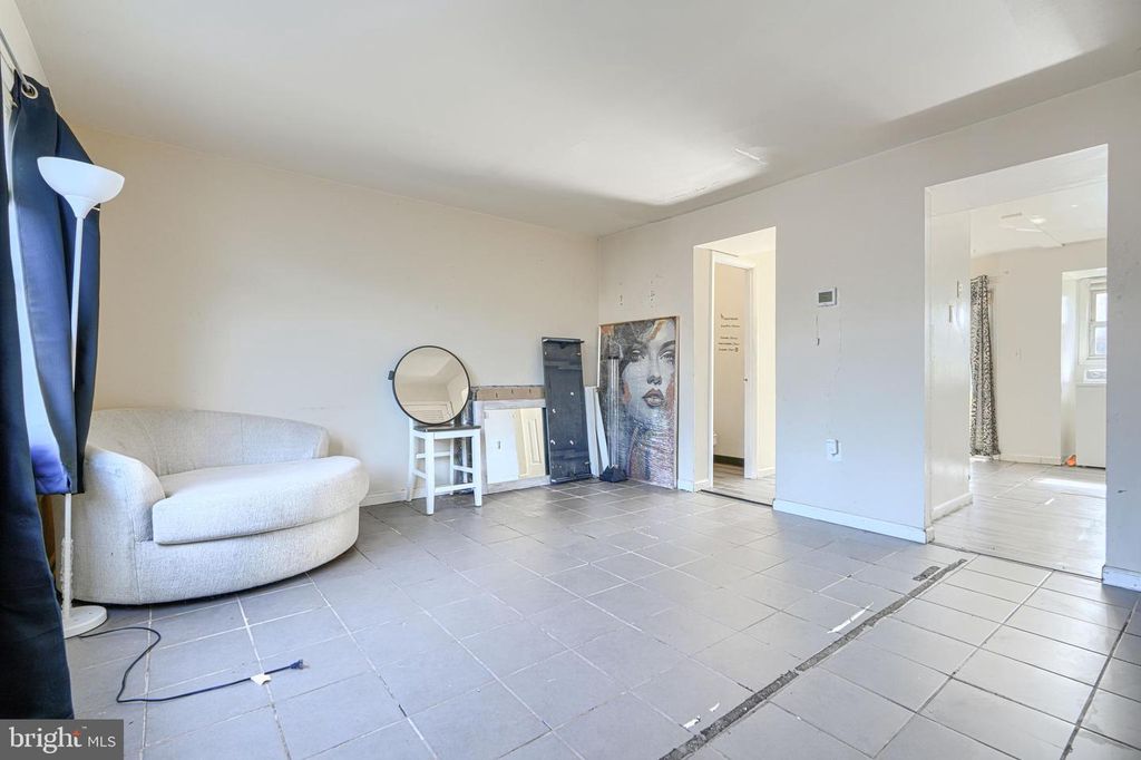 Image 2 of property listing at 2619 CAMBERWELL CT #2619, Baltimore, MD 21244