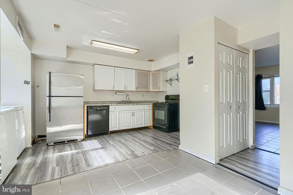Image 6 of property listing at 2619 CAMBERWELL CT #2619, Baltimore, MD 21244