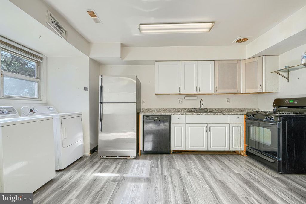 Image 7 of property listing at 2619 CAMBERWELL CT #2619, Baltimore, MD 21244