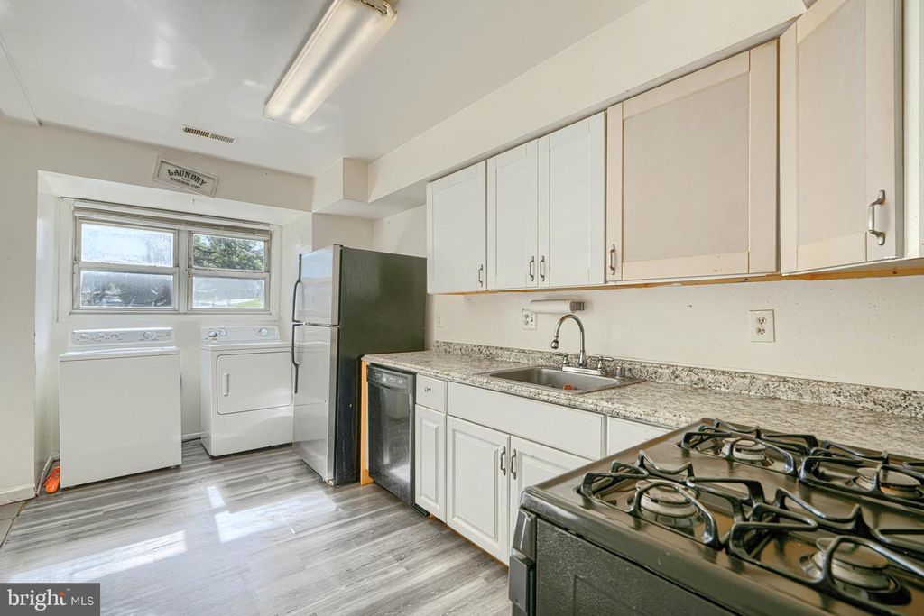 Image 8 of property listing at 2619 CAMBERWELL CT #2619, Baltimore, MD 21244