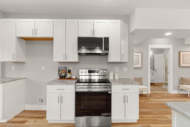 10104 Smiley RD, Hayes, VA 23072