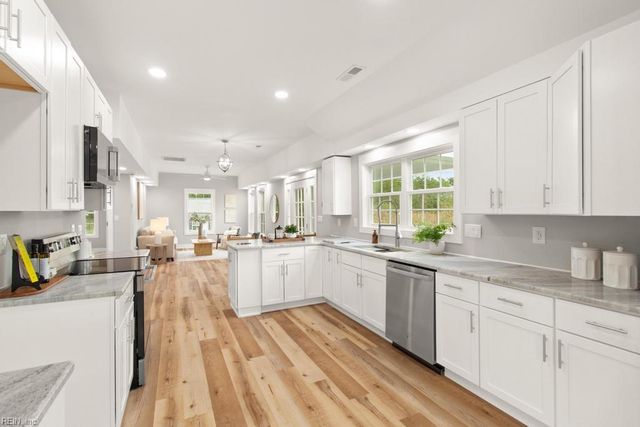 10104 Smiley RD, Hayes, VA 23072