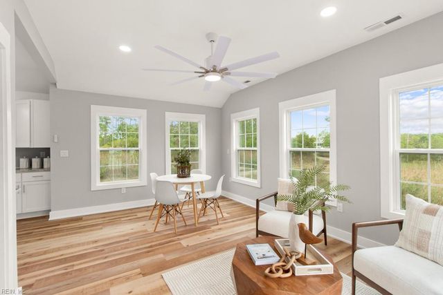 10104 Smiley RD, Hayes, VA 23072