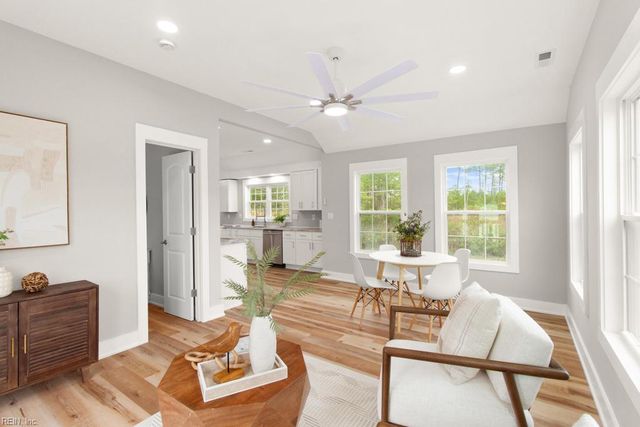 10104 Smiley RD, Hayes, VA 23072