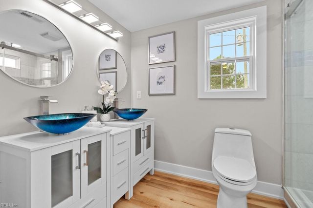 10104 Smiley RD, Hayes, VA 23072