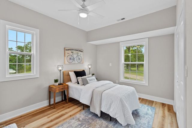 10104 Smiley RD, Hayes, VA 23072