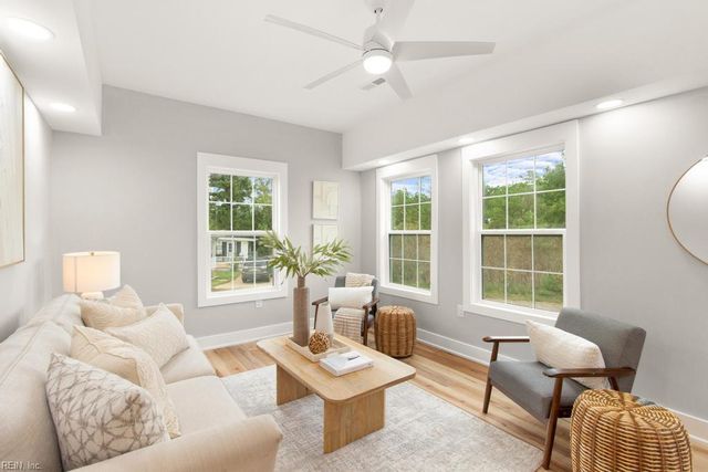 10104 Smiley RD, Hayes, VA 23072