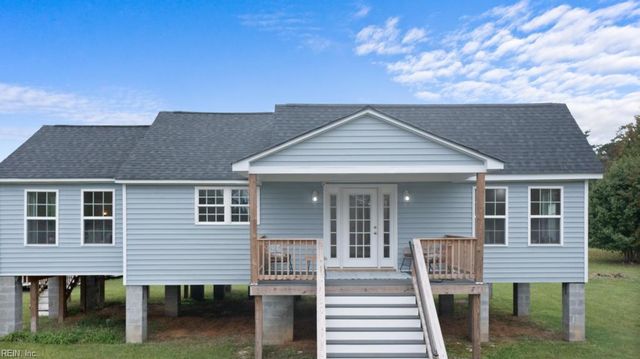 10104 Smiley RD, Hayes, VA 23072