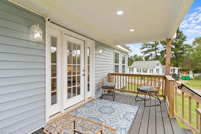 10104 Smiley RD, Hayes, VA 23072