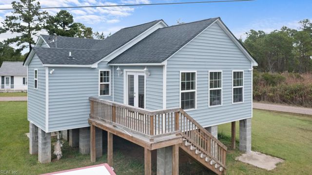 10104 Smiley RD, Hayes, VA 23072