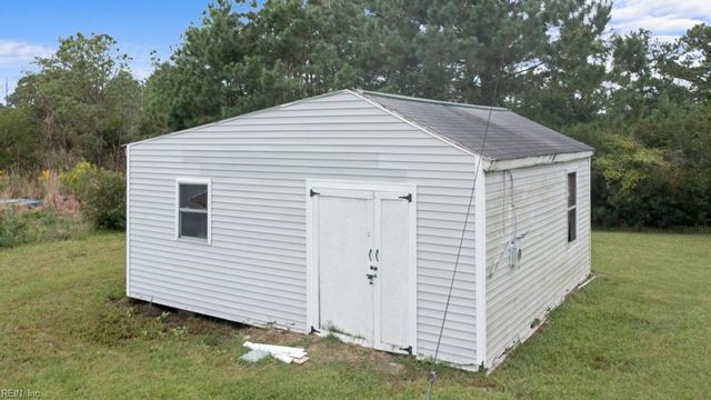 10104 Smiley RD, Hayes, VA 23072