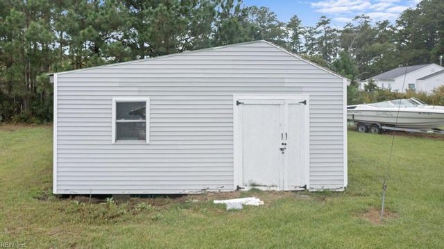 10104 Smiley RD, Hayes, VA 23072