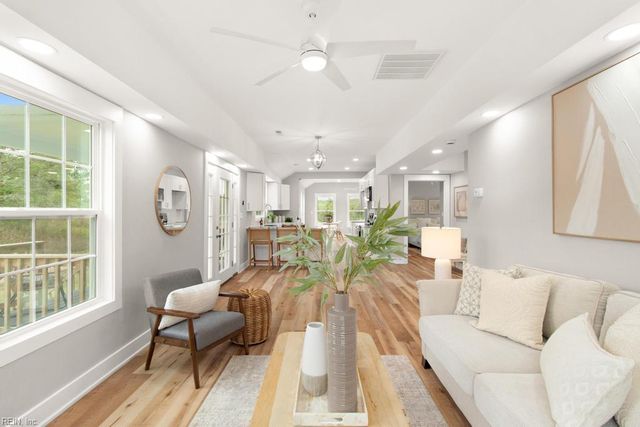 10104 Smiley RD, Hayes, VA 23072