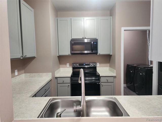18106 Addington Drive, Commerce Twp, MI 48390