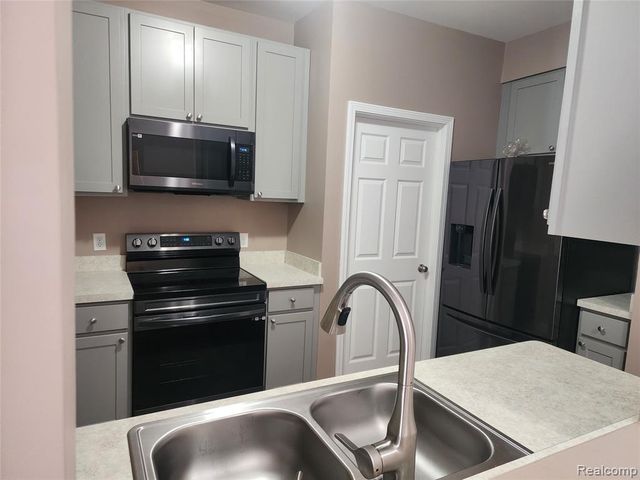 18106 Addington Drive, Commerce Twp, MI 48390