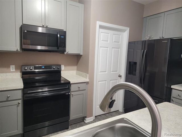 18106 Addington Drive, Commerce Twp, MI 48390