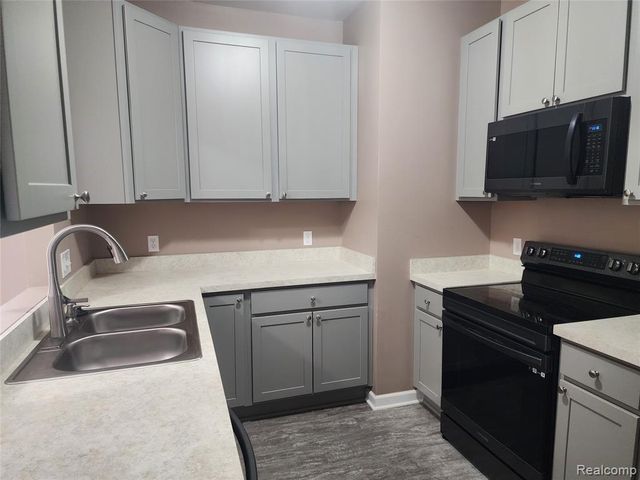 18106 Addington Drive, Commerce Twp, MI 48390