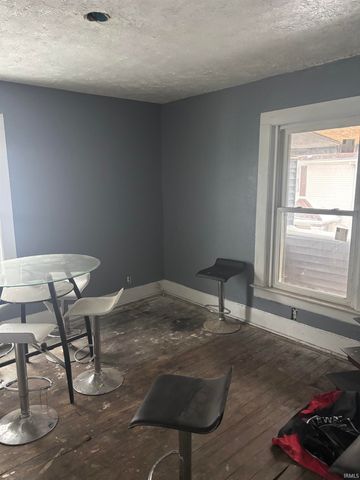 319 Kunstman Court, South Bend, IN 46601