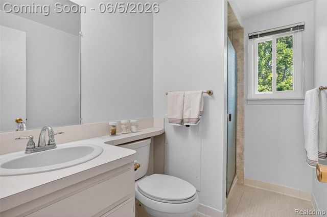 87 Duncan Drive, Troy, MI 48098