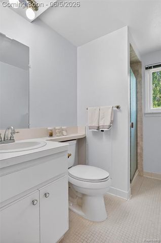 87 Duncan Drive, Troy, MI 48098