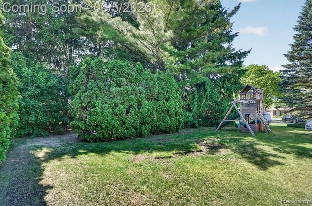 87 Duncan Drive, Troy, MI 48098
