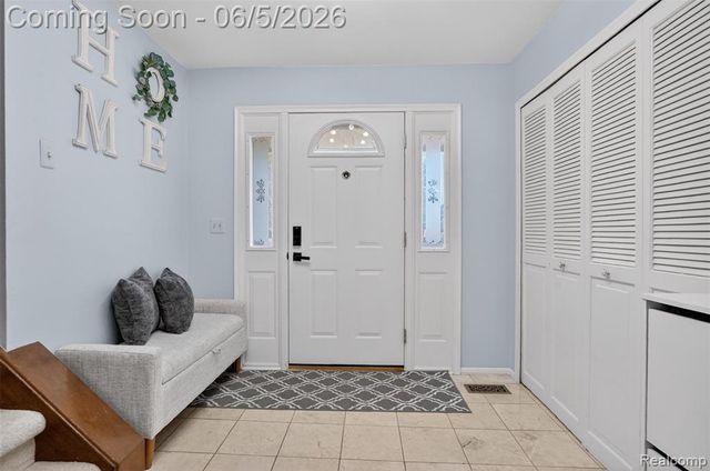 87 Duncan Drive, Troy, MI 48098
