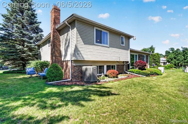 87 Duncan Drive, Troy, MI 48098
