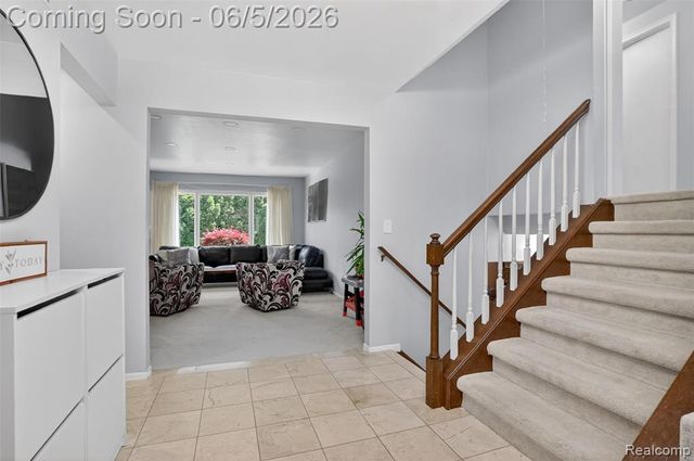 87 Duncan Drive, Troy, MI 48098