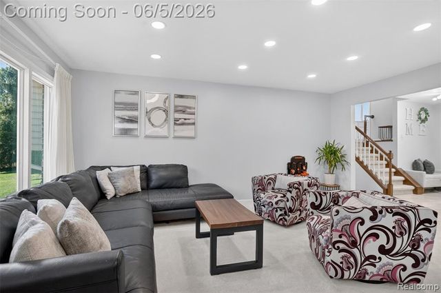 87 Duncan Drive, Troy, MI 48098