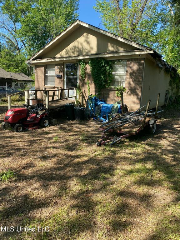 3704 Hollywood Avenue, Jackson, MS 39213