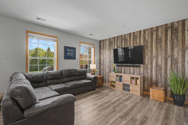 7217 Jewel Lane N 902, Maple Grove, MN 55311